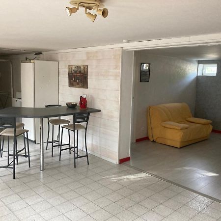Appartement en rez-de-chaussée de maison Montanay Esterno foto